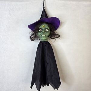 Gemmy Hanging Animated Witch Head Prop Light up Eyes Halloween